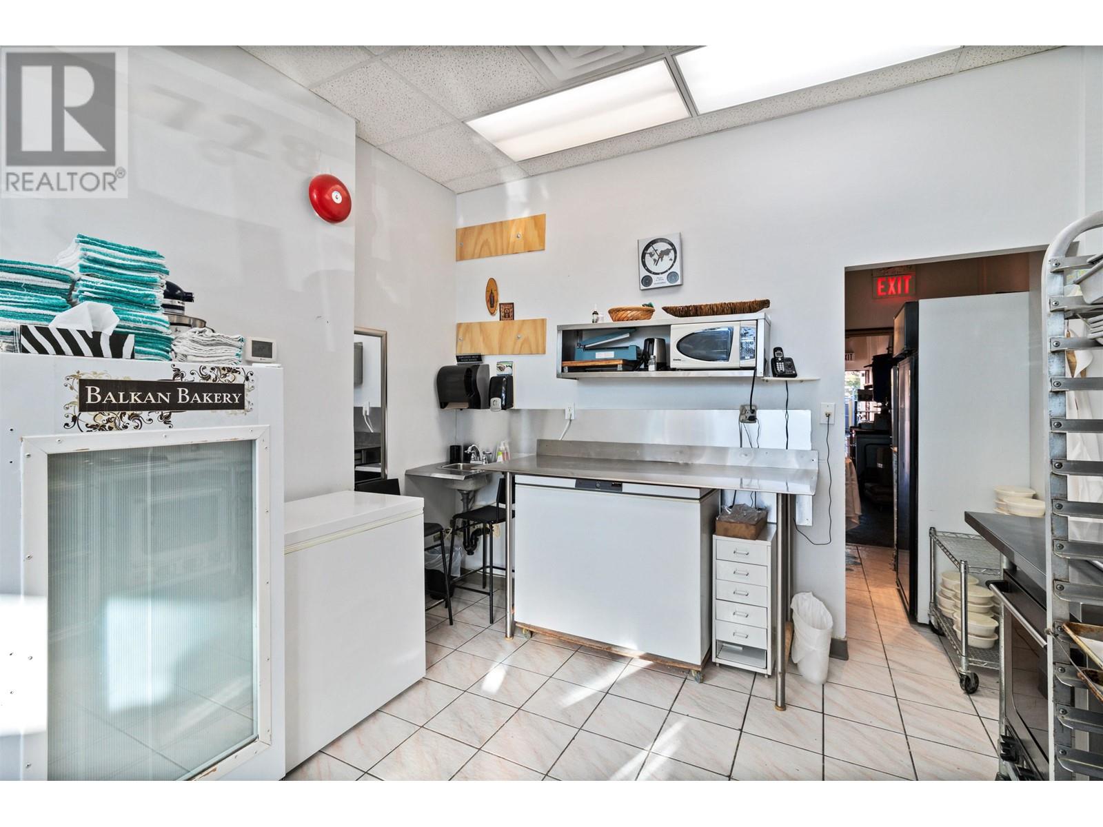 5728 Tyne Street, Vancouver, British Columbia  V5R 4L6 - Photo 11 - C8068002