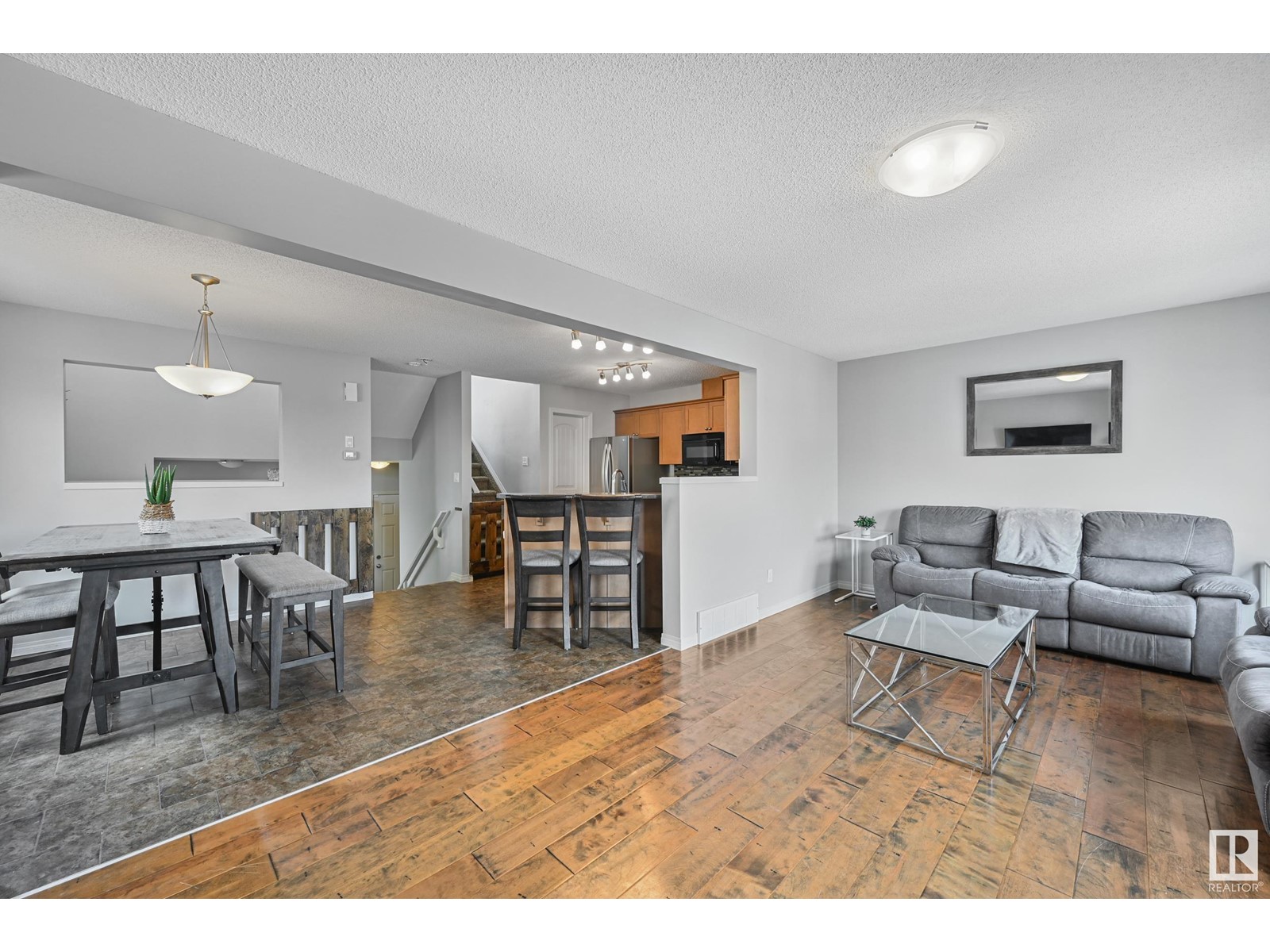 Property at 78 AUSTIN CT image 3