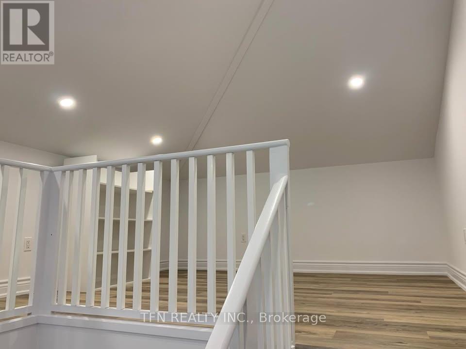 Studio - 291 Brighton Avenue, Toronto, Ontario  M3H 4G3 - Photo 8 - C12062086