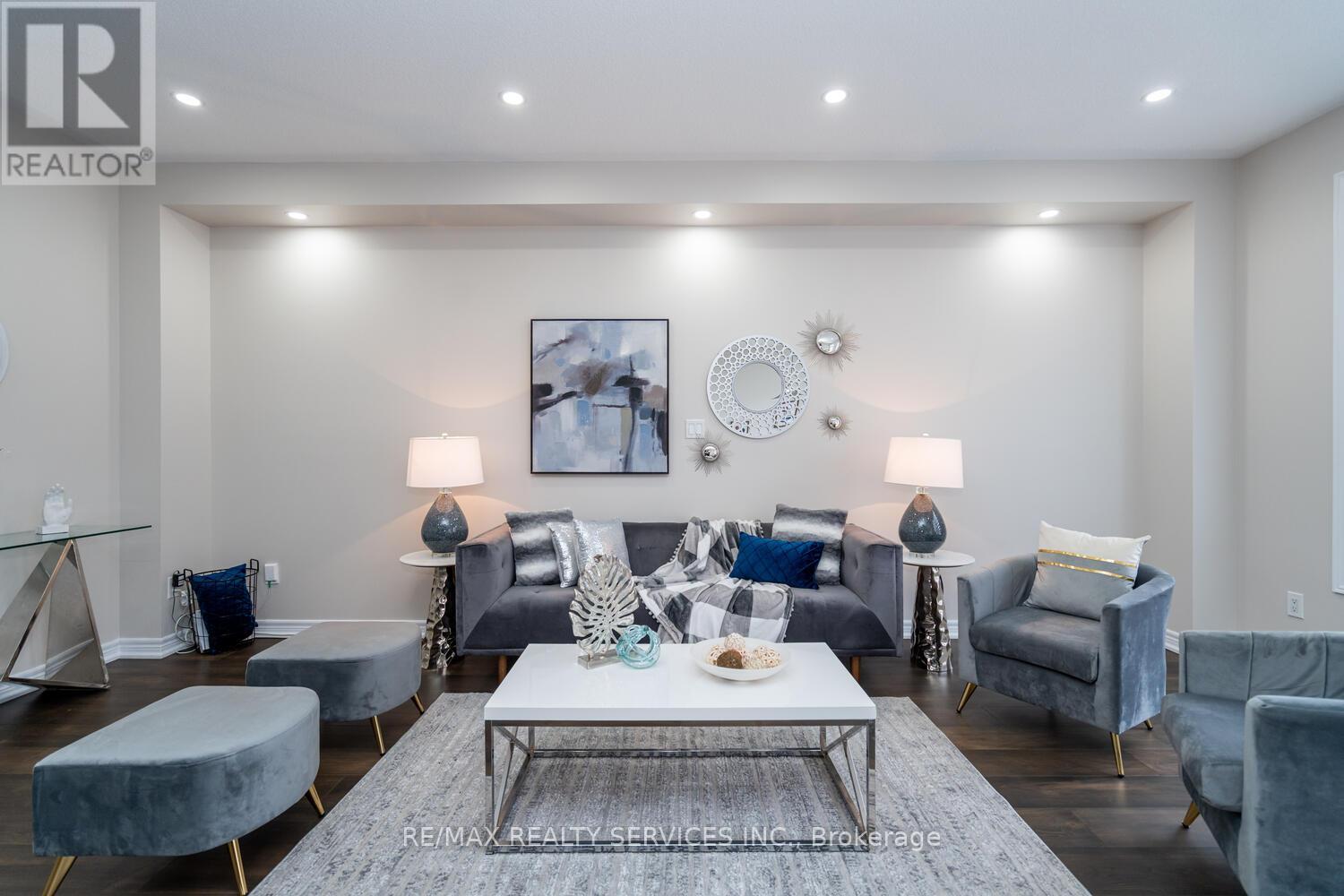 Property at 25 MCCABE LANE image 3