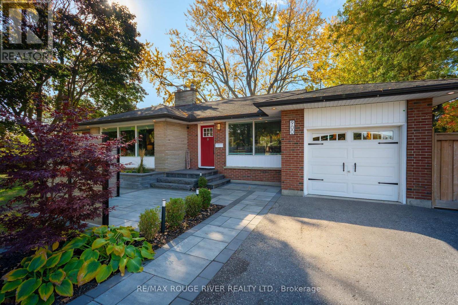 Property at 900 HENRY STREET image 2