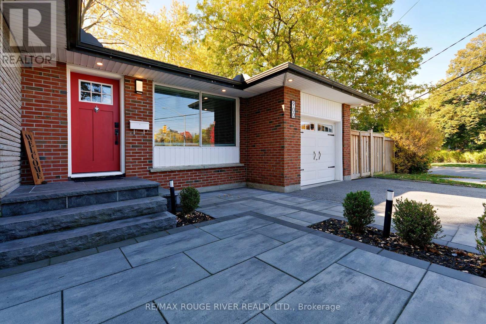 Property at 900 HENRY STREET image 3