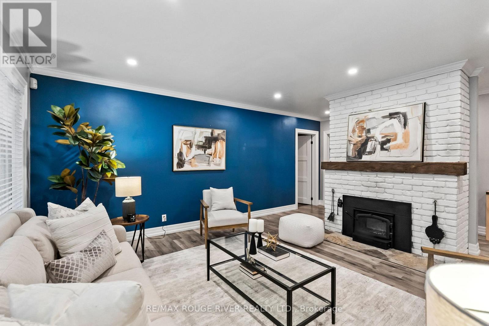 Property at 900 HENRY STREET image 5