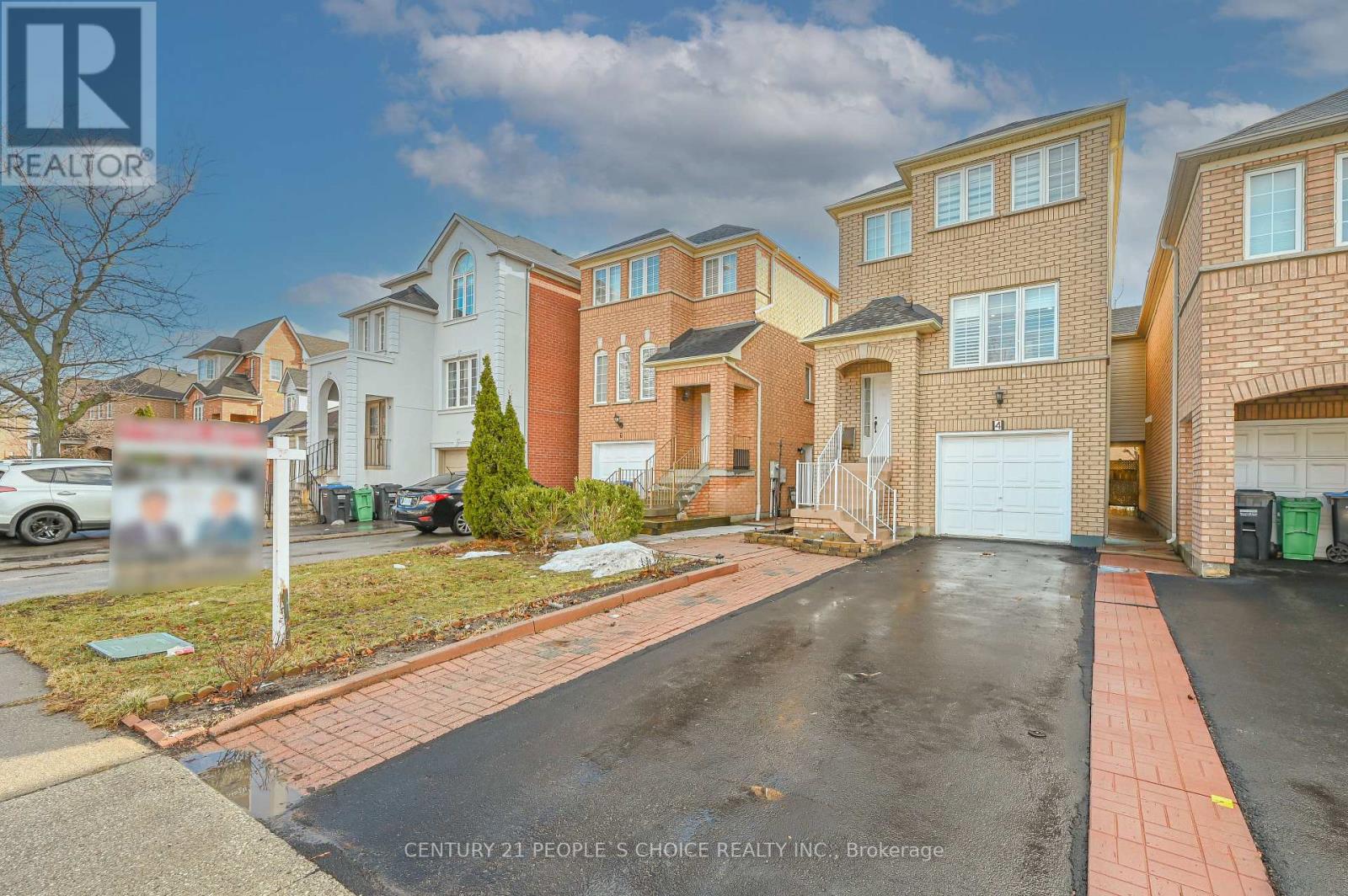 Property at 4 DOMENICO CRESCENT image 2