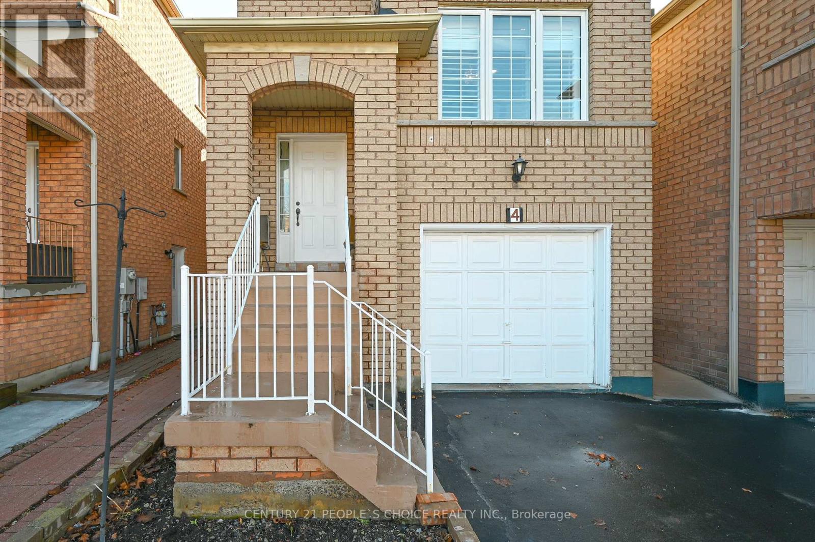 Property at 4 DOMENICO CRESCENT image 3