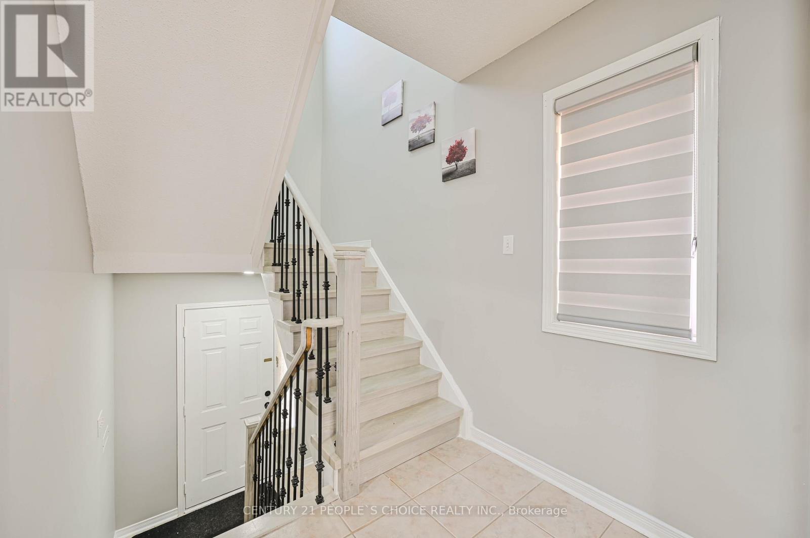 Property at 4 DOMENICO CRESCENT image 4