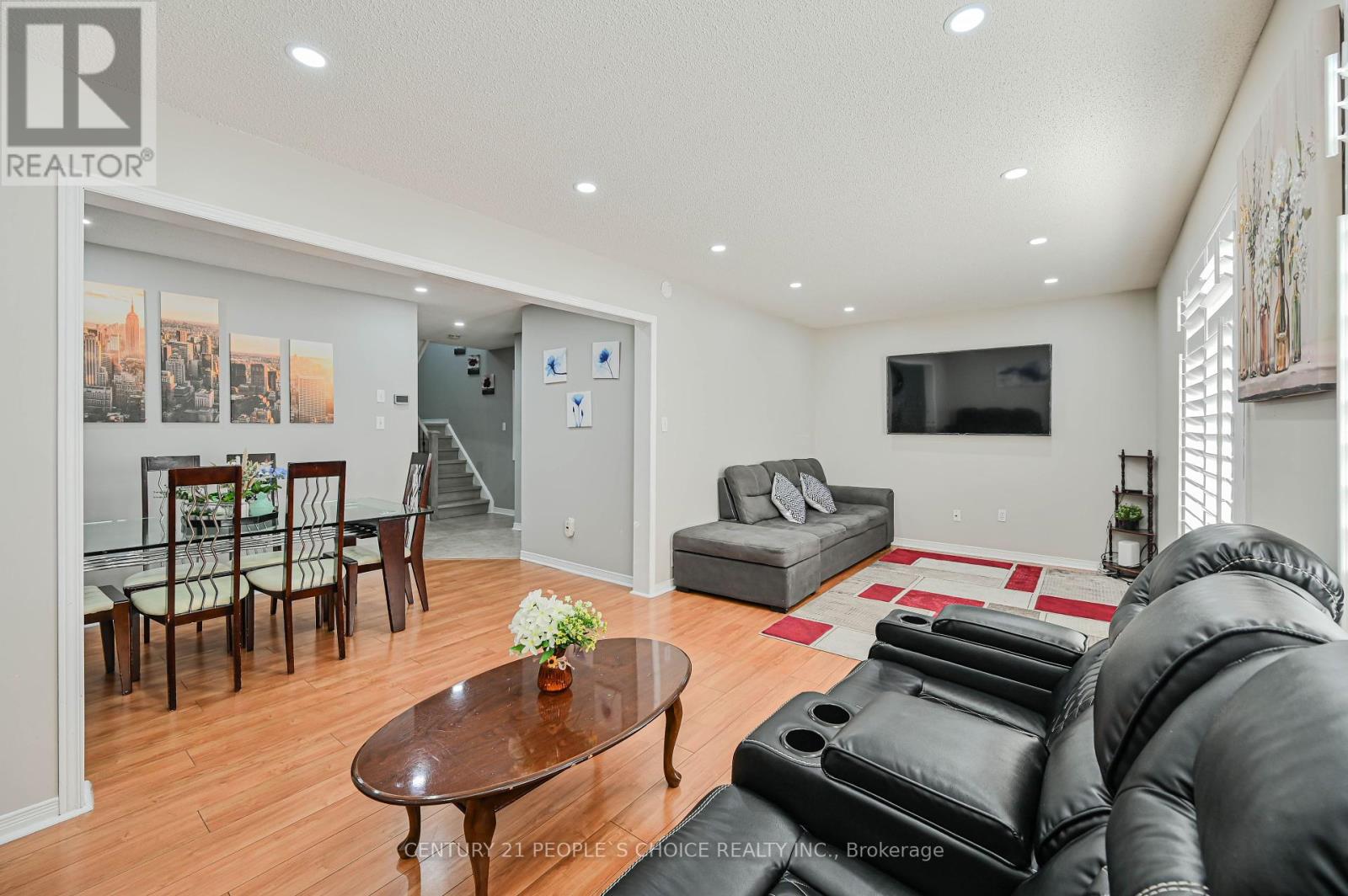 Property at 4 DOMENICO CRESCENT image 5