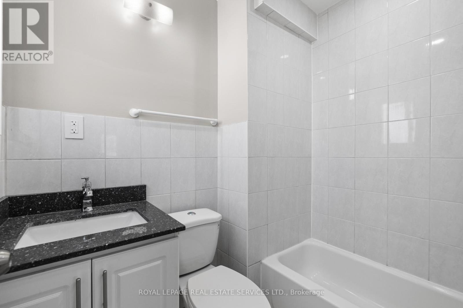 15 Banda Square, Toronto, Ontario  M9V 1Z4 - Photo 24 - W12060040