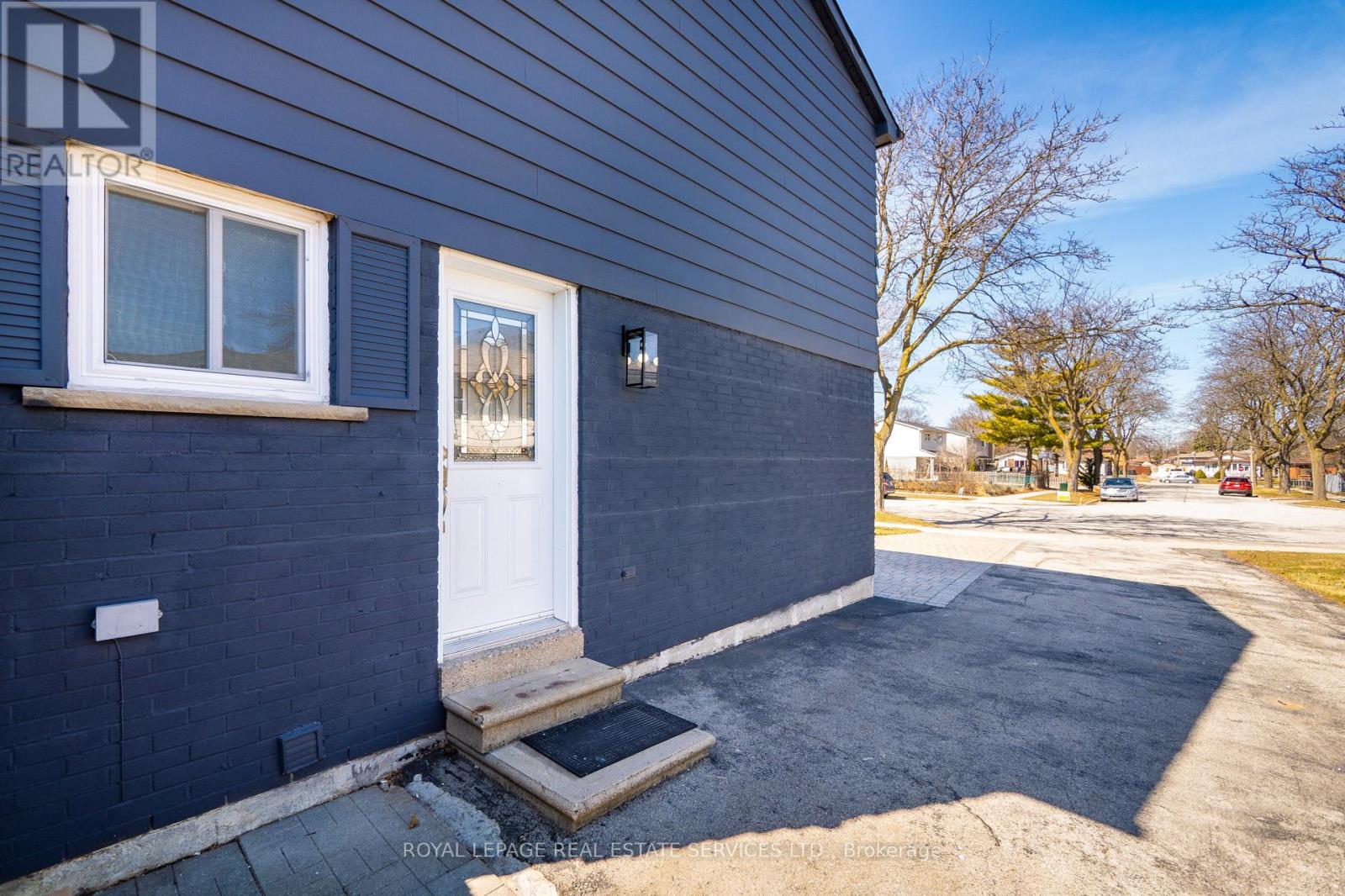 Property at 15 BANDA SQUARE image 5