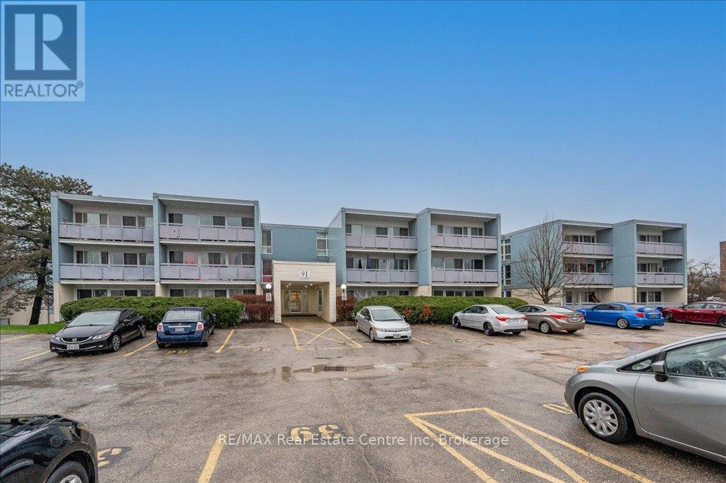 304 - 91 CONROY CRESCENT, Guelph, Ontario