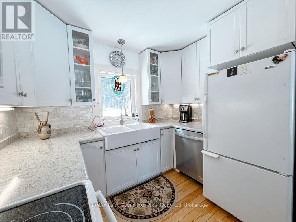 97 Farleys Road, Whitestone, Ontario  P0A 1G0 - Photo 17 - X12062269