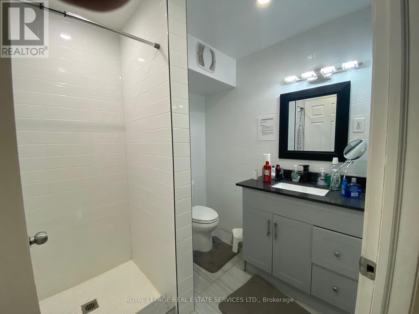 B104 - 206 Carlton Street, Toronto, Ontario  M5A 2L1 - Photo 3 - C12062019