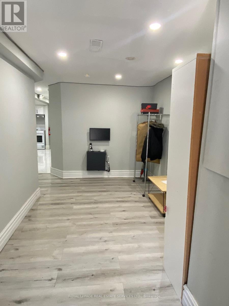 B104 - 206 Carlton Street, Toronto, Ontario  M5A 2L1 - Photo 7 - C12062019