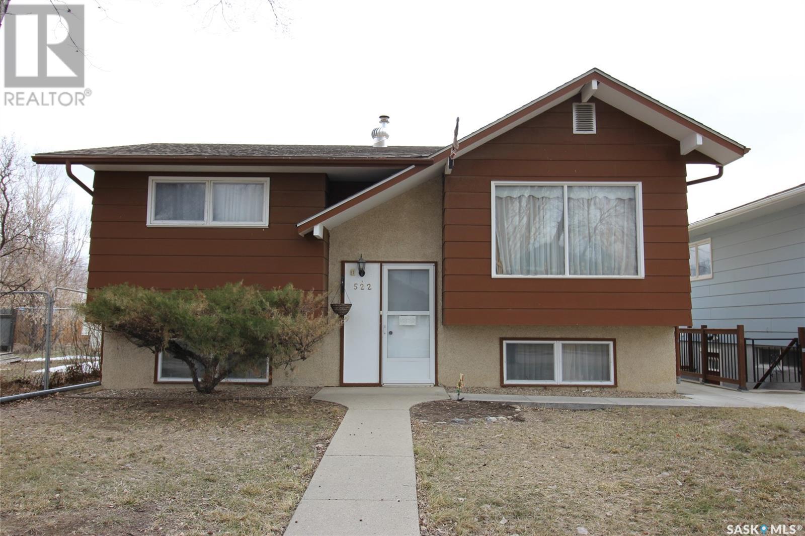 522 4th Street W, Shaunavon, Saskatchewan  S0N 2M0 - Photo 1 - SK001645