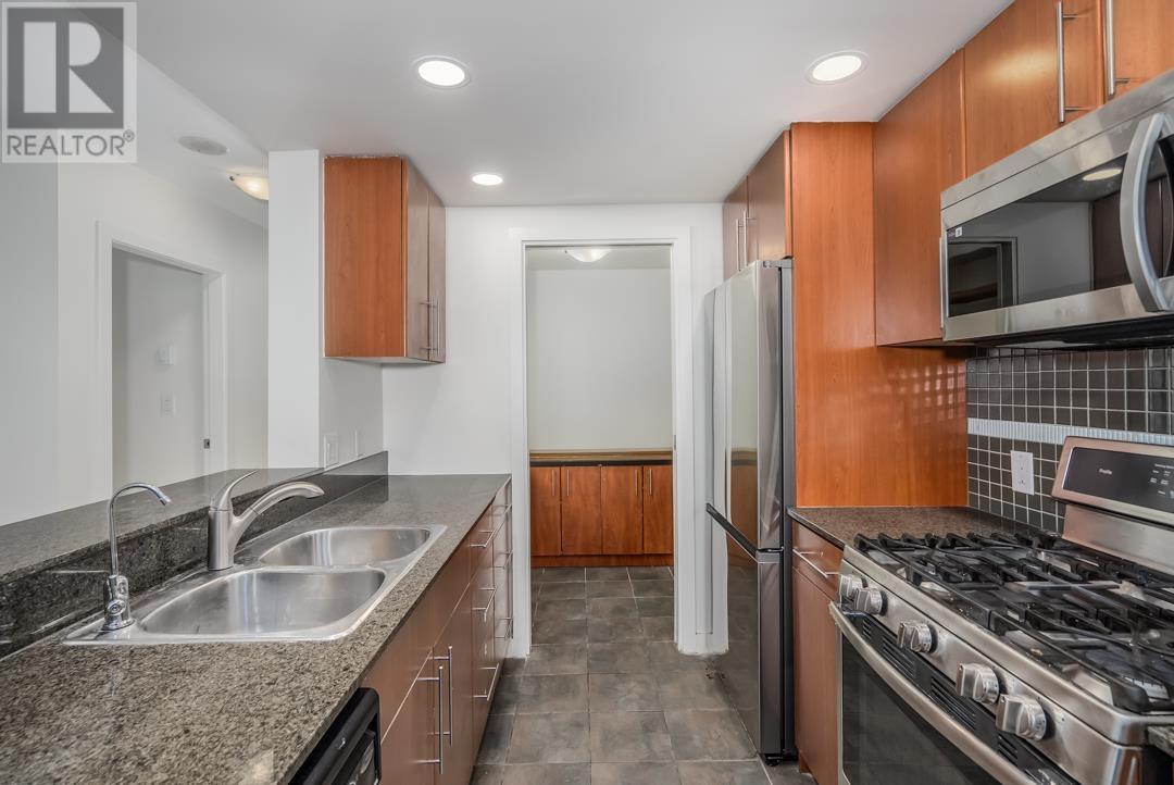 Listing Picture 13 of 27 : 705 550 PACIFIC STREET, Vancouver / 溫哥華 - 魯藝地產 Yvonne Lu Group - MLS Medallion Club Member