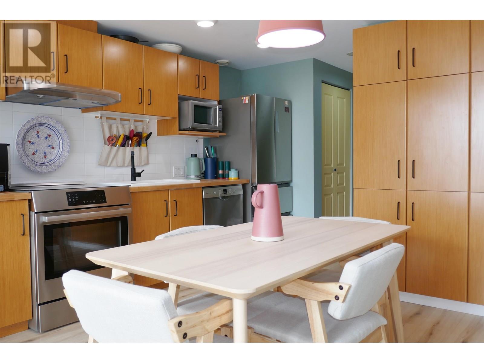 309 9298 University Crescent, Burnaby, British Columbia  V5A 4X8 - Photo 6 - R2975123