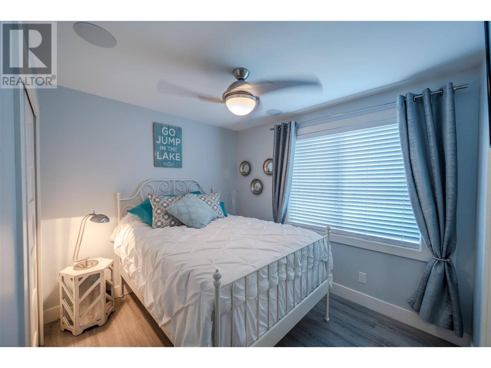 Property at 1362 Green Bay Road image 4