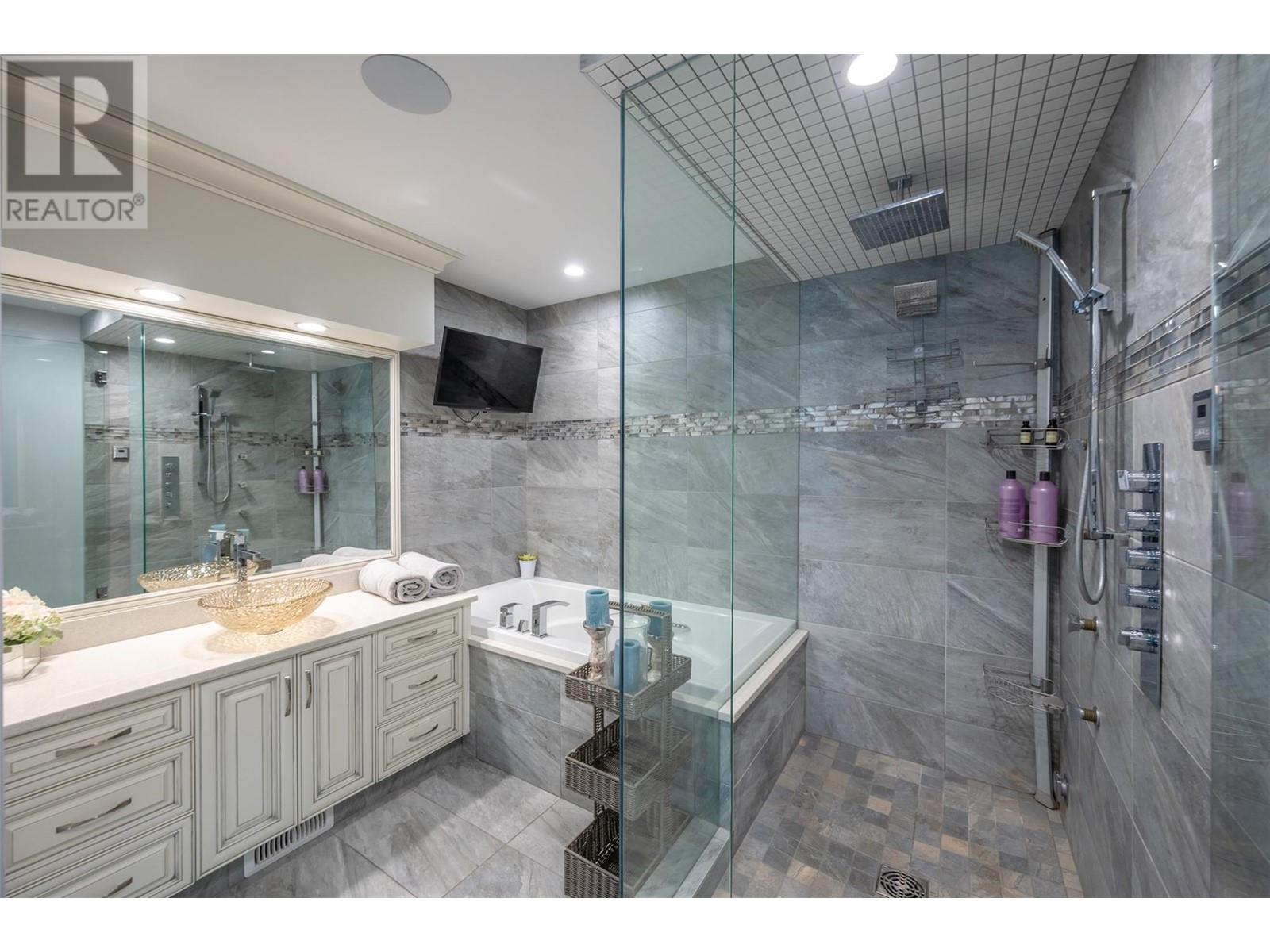 1362 Green Bay Road, West Kelowna, British Columbia  V4T 2B6 - Photo 11 - 10342081