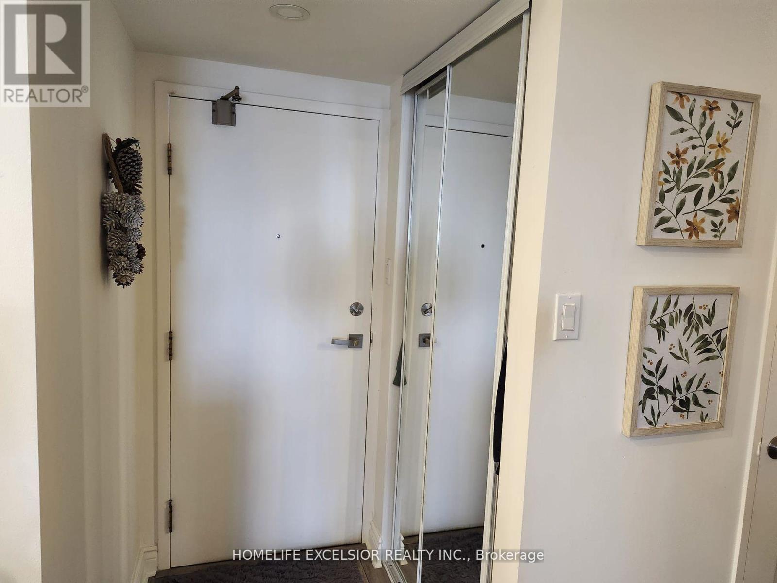 Property at 1402 - 7601 BATHURST STREET image 2