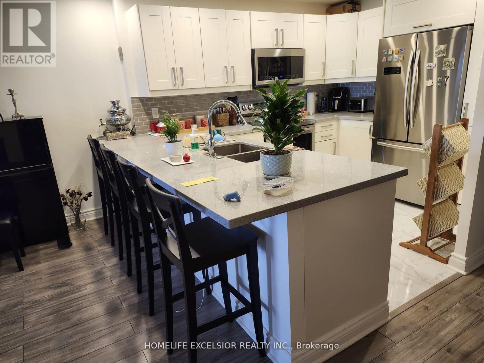 Property at 1402 - 7601 BATHURST STREET image 4