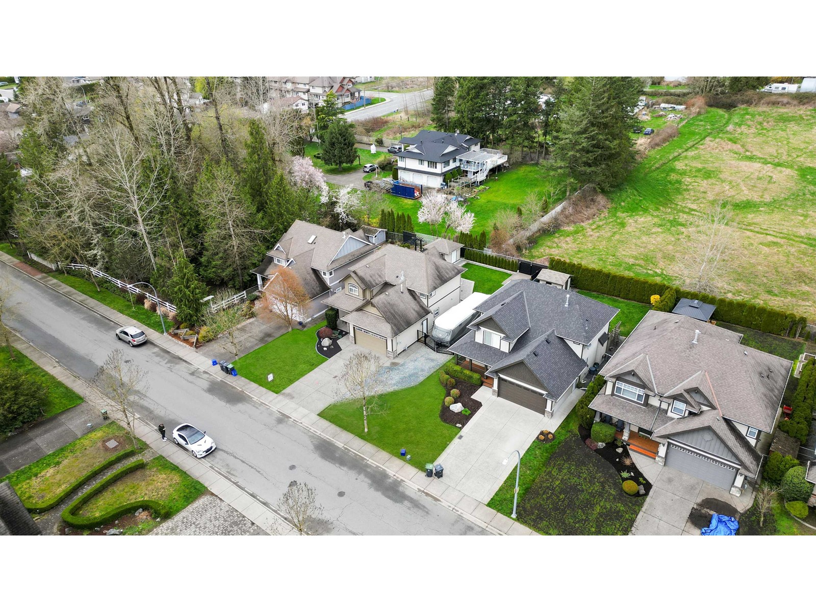 Property at 27245 34 AVENUE image 2