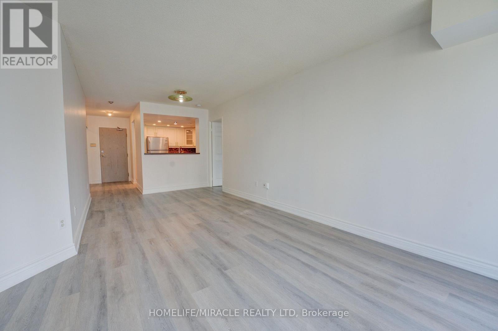 1405 - 325 Webb Drive, Mississauga, Ontario  L5B 3Z9 - Photo 10 - W12062143
