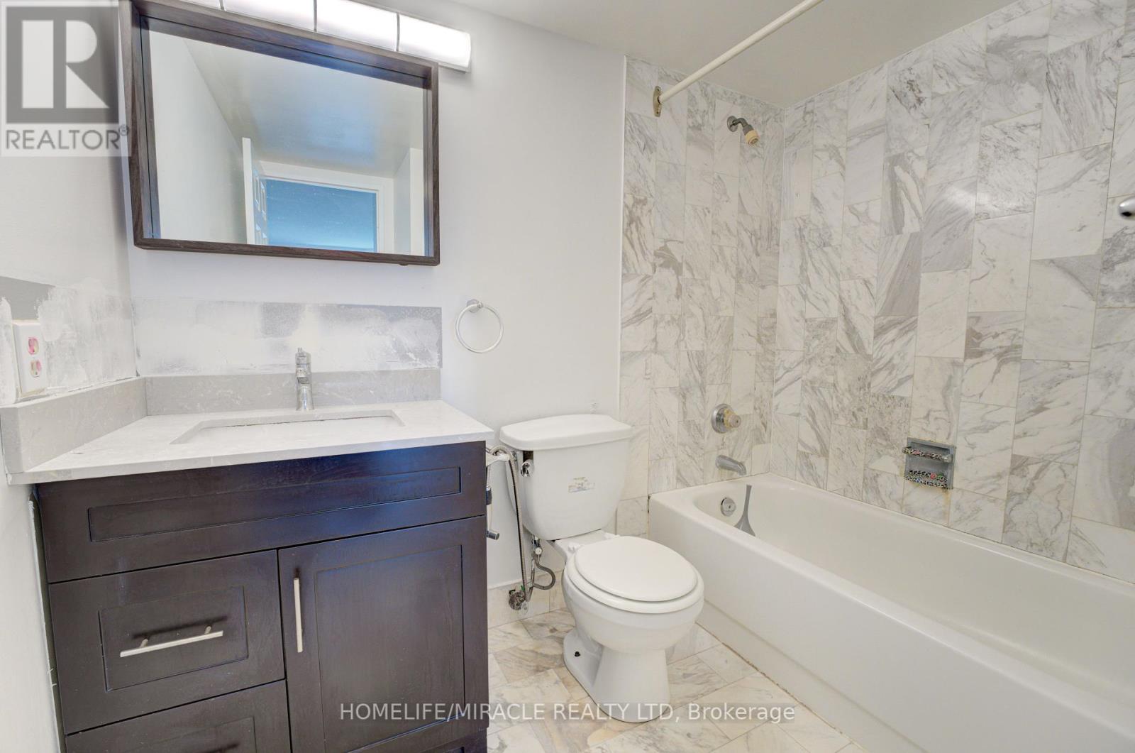 1405 - 325 Webb Drive, Mississauga, Ontario  L5B 3Z9 - Photo 16 - W12062143