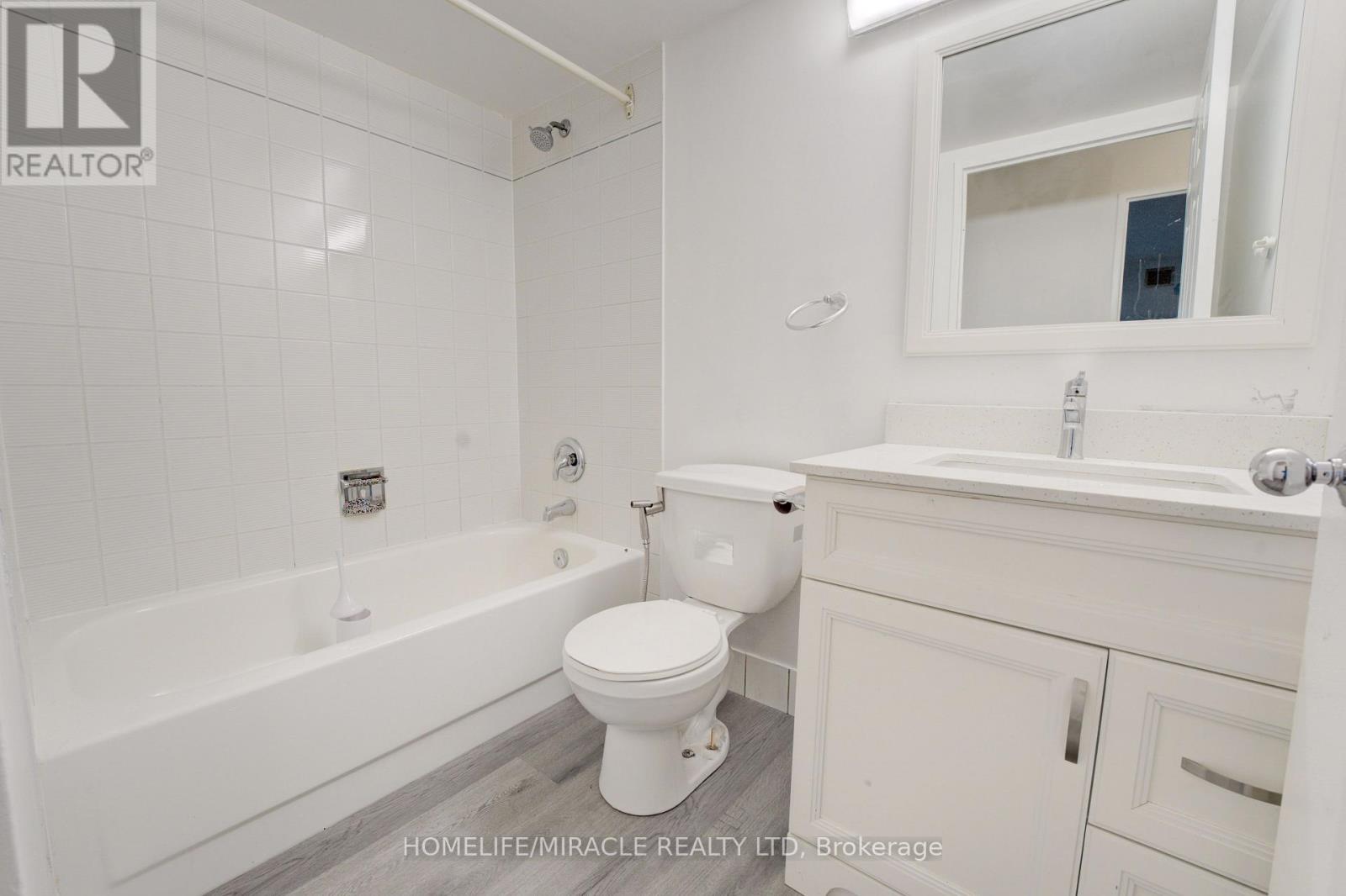 1405 - 325 Webb Drive, Mississauga, Ontario  L5B 3Z9 - Photo 17 - W12062143