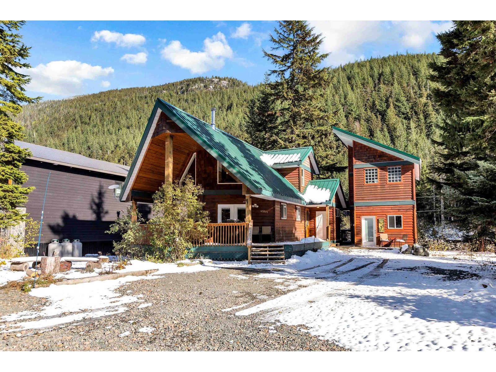 47075 Snowmist Drive, Agassiz, British Columbia  V0M 1A1 - Photo 2 - R2986170