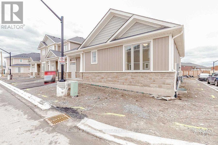 45 Irwin Common Street, St. Catharines, Ontario  L2P 0G1 - Photo 11 - X12062202