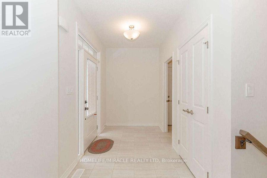 45 Irwin Common Street, St. Catharines, Ontario  L2P 0G1 - Photo 5 - X12062202