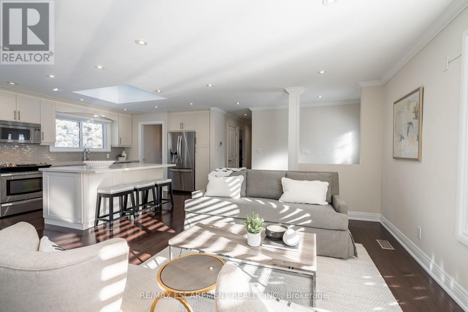 Property at 5247 SPRUCE AVENUE image 4