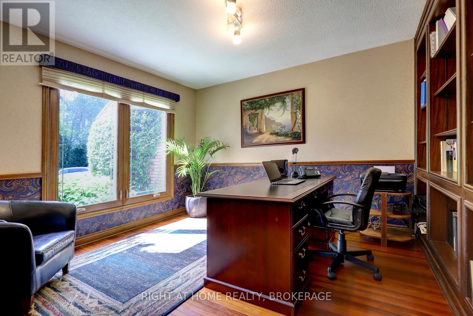 1412 Carmen Drive, Mississauga, Ontario  L5G 3Z1 - Photo 15 - W12062275