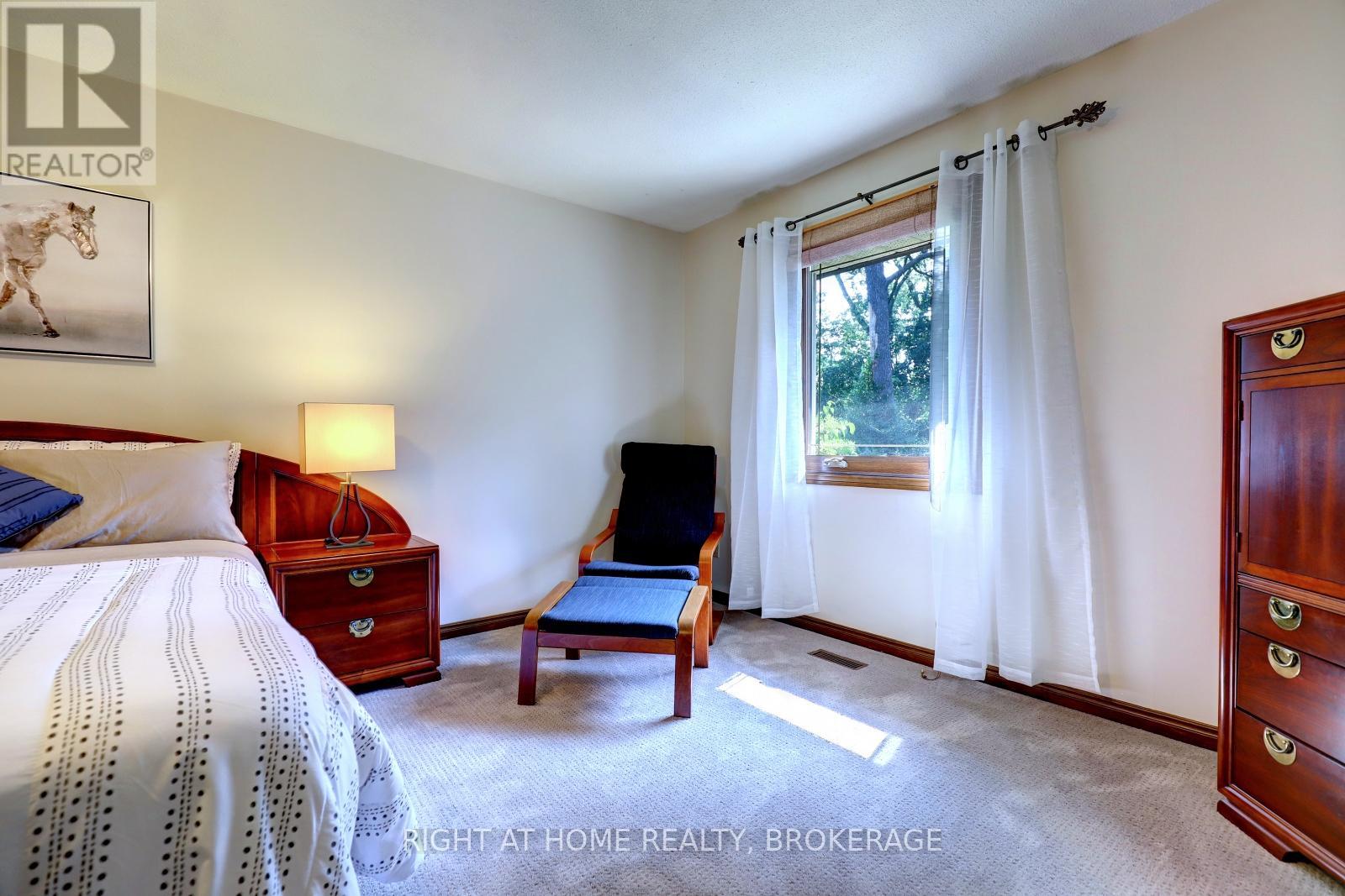 1412 Carmen Drive, Mississauga, Ontario  L5G 3Z1 - Photo 20 - W12062275