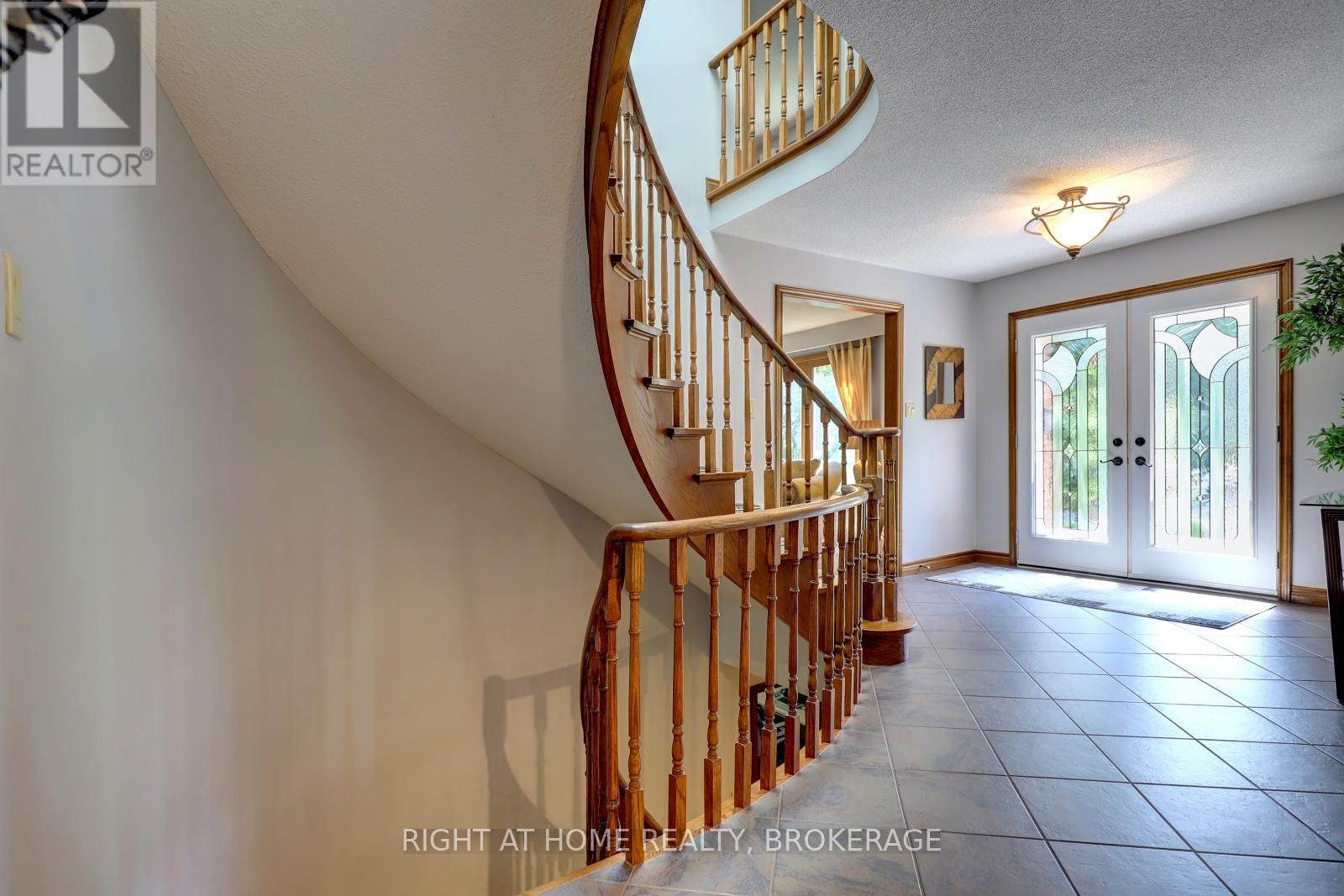 1412 Carmen Drive, Mississauga, Ontario  L5G 3Z1 - Photo 26 - W12062275