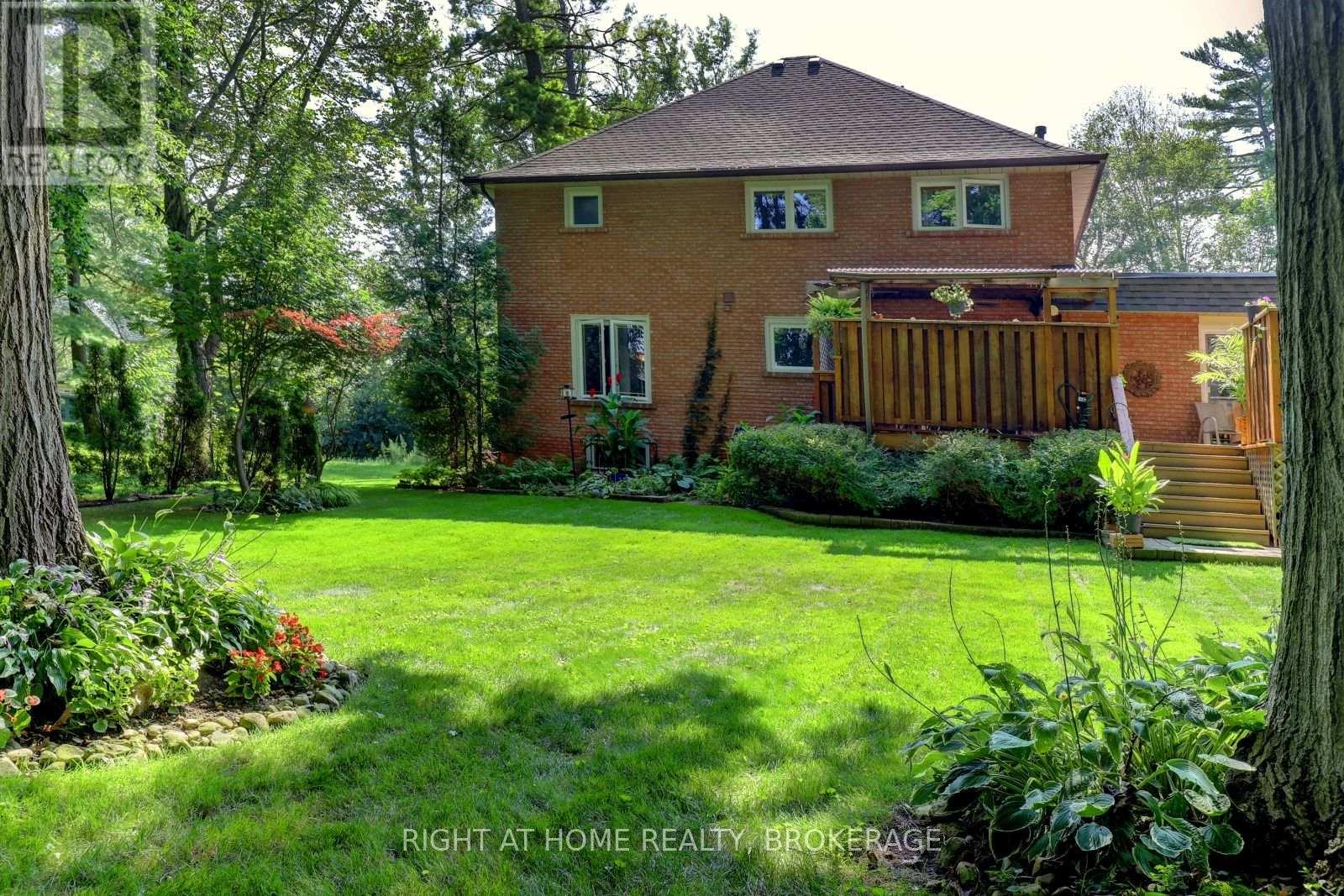 1412 Carmen Drive, Mississauga, Ontario  L5G 3Z1 - Photo 39 - W12062275