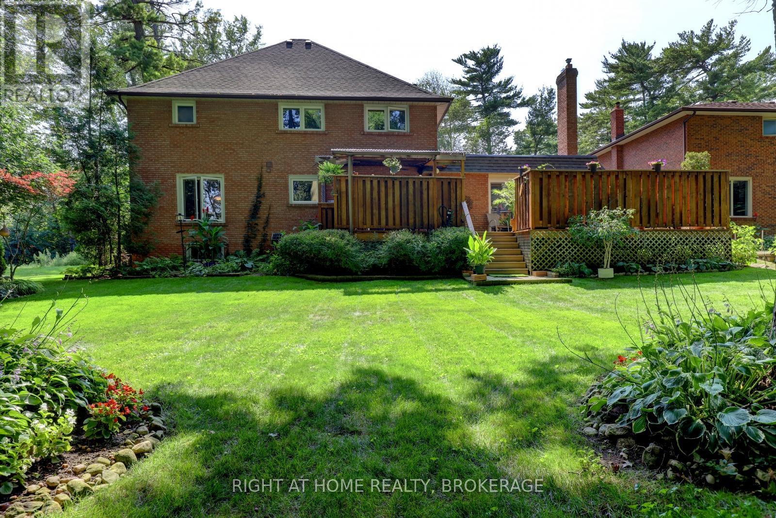 1412 Carmen Drive, Mississauga, Ontario  L5G 3Z1 - Photo 40 - W12062275