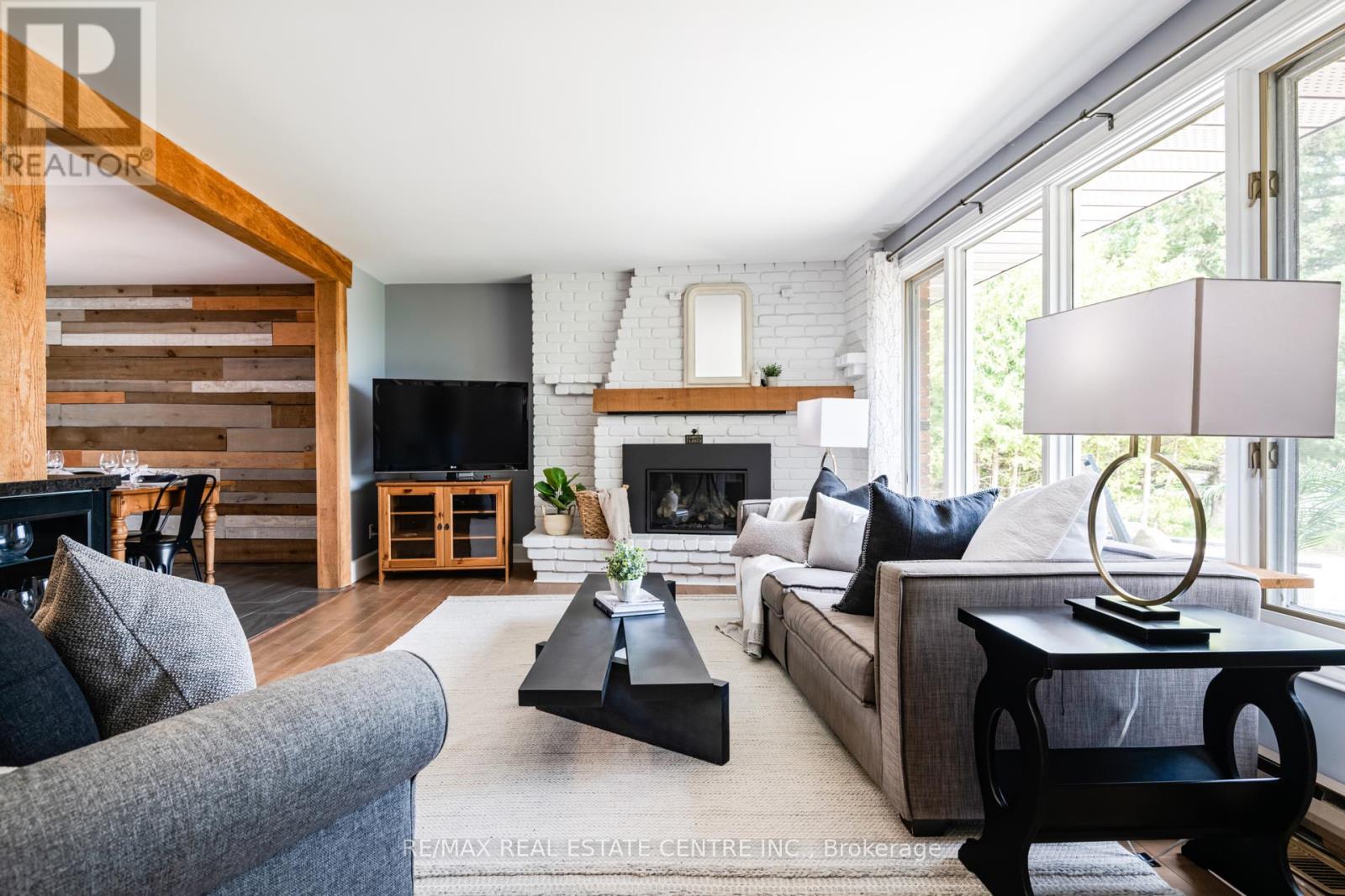 Property at 188 LAKESHORE ROAD E image 1