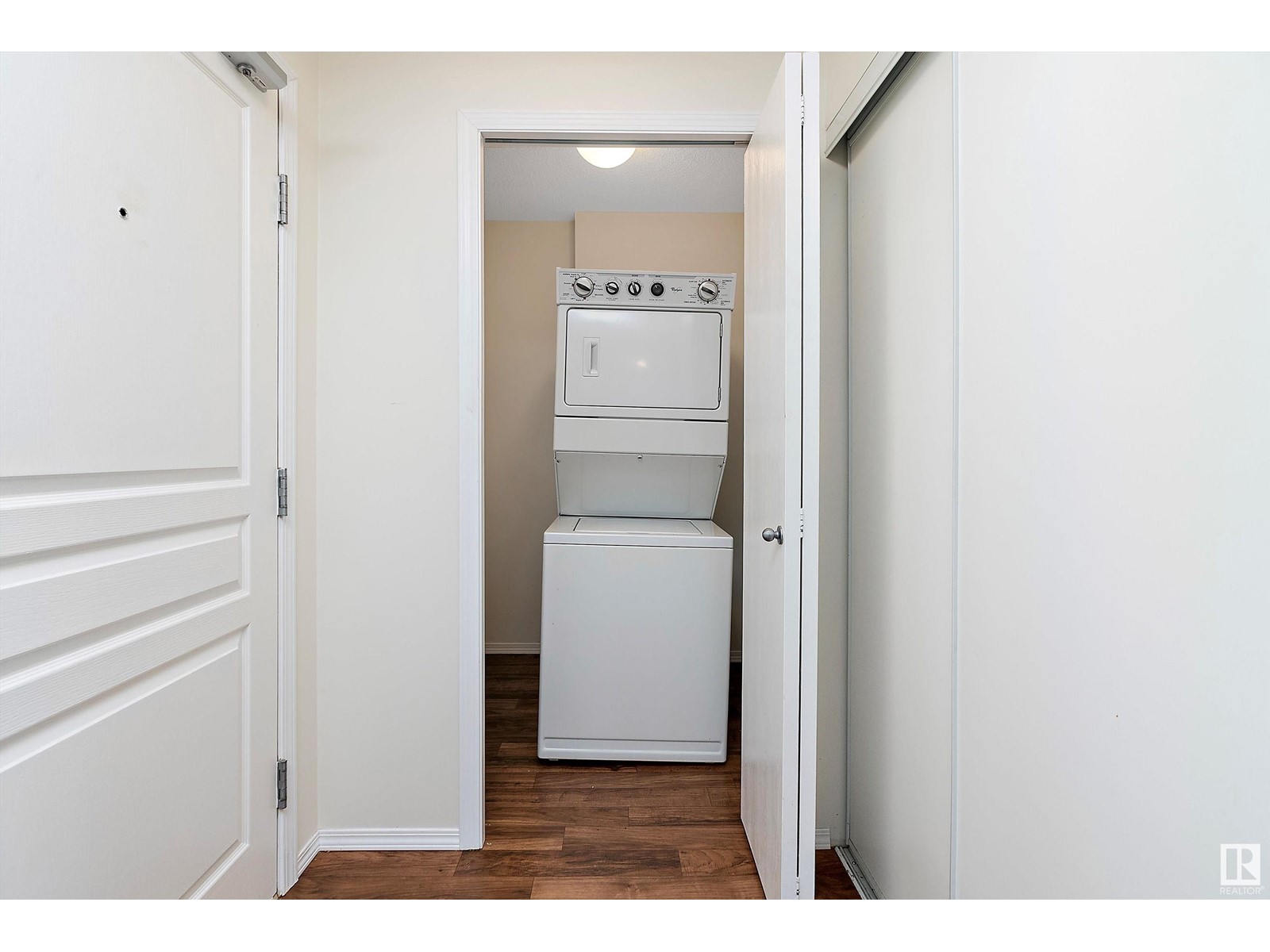 Property at #226 1180 HYNDMAN RD NW image 3