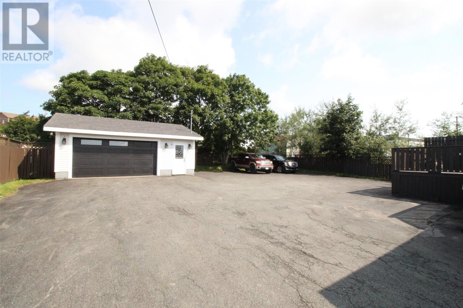 Property at 998 Topsail Road image 3