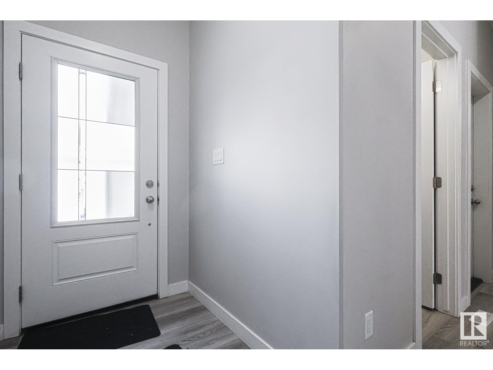 Property at 6525 167B AV NW NW image 2