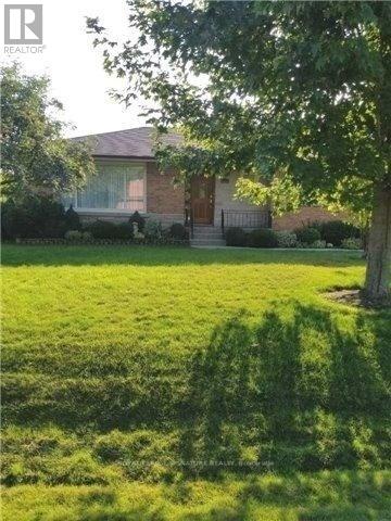 216 WALES CRESCENT, Oakville, Ontario