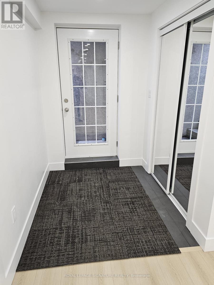 4411 Centertown Way, Mississauga, Ontario  L5R 0C5 - Photo 2 - W12062390