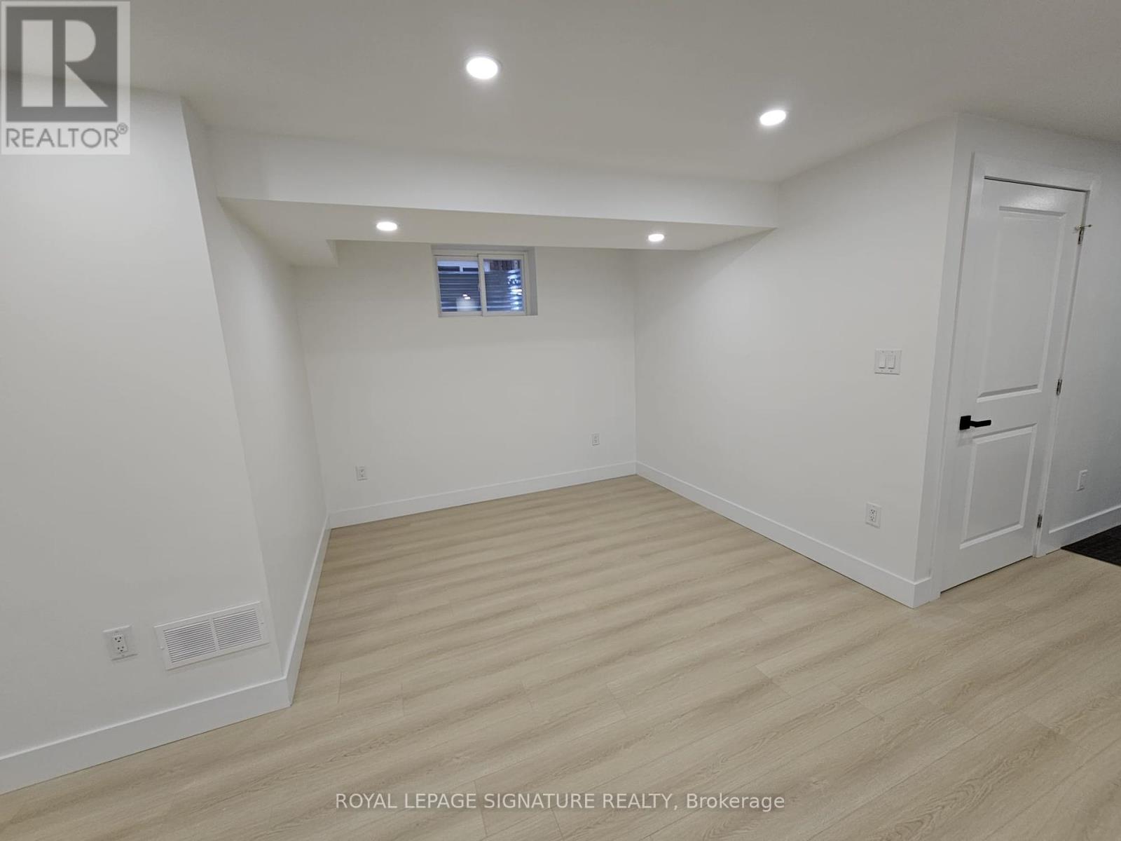 4411 Centertown Way, Mississauga, Ontario  L5R 0C5 - Photo 4 - W12062390