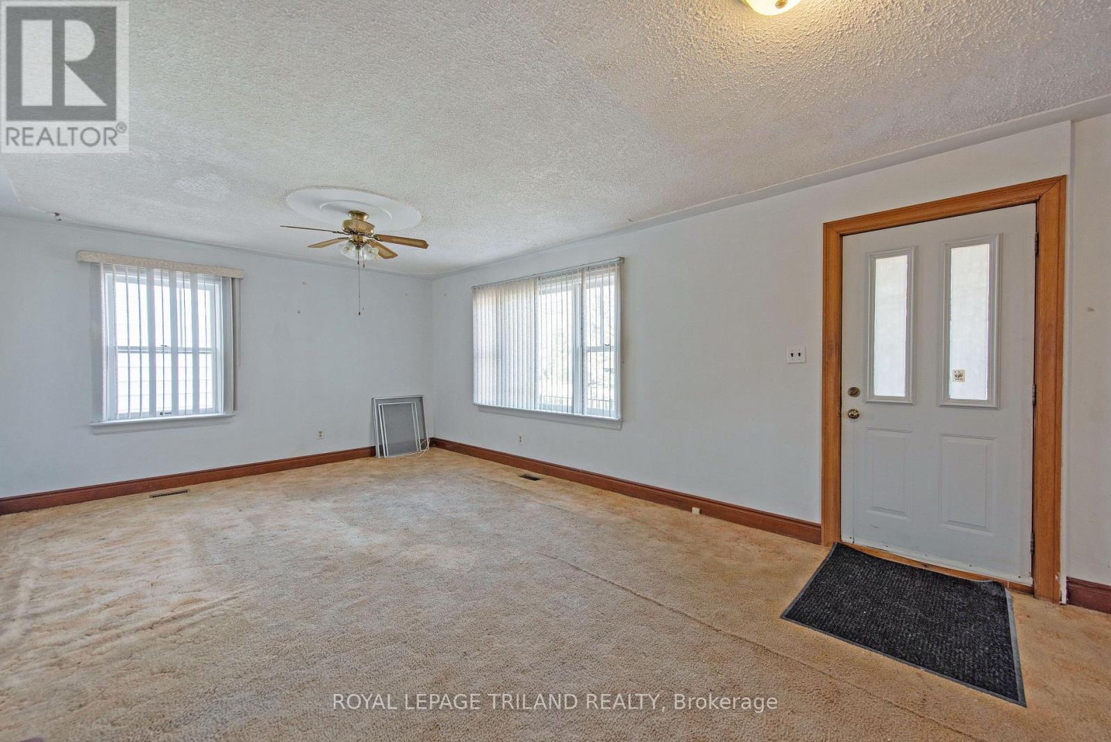 Photo 5 of 31 for 1785 Parkhurst Avenue