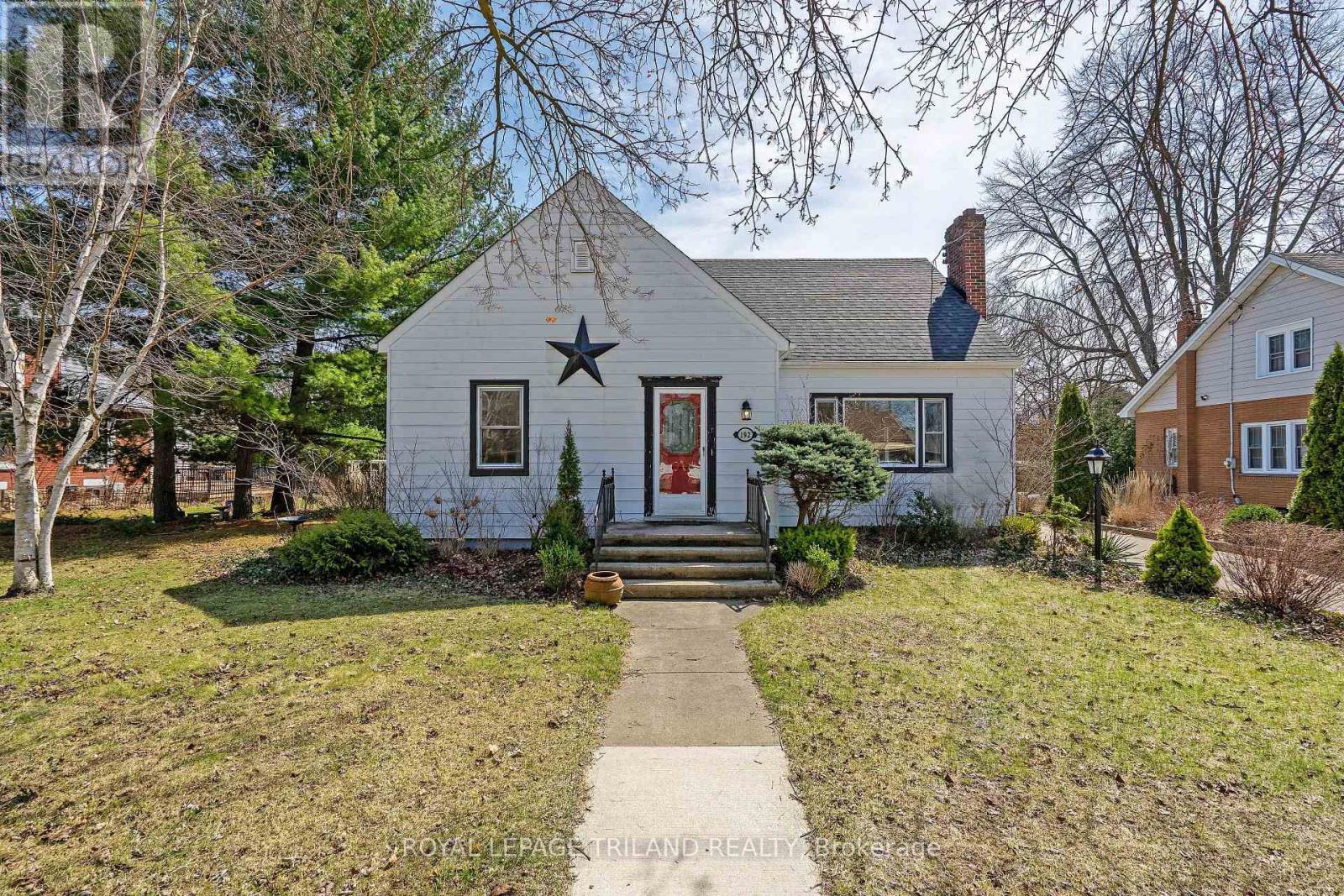 192 QUEEN STREET, West Elgin, Ontario