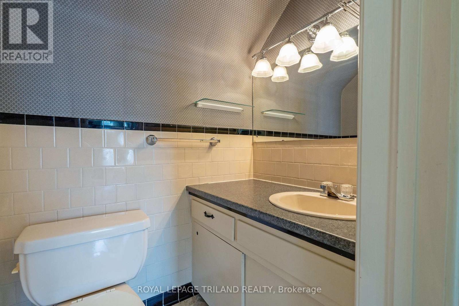192 Queen Street, West Elgin (Rodney), Ontario  N0L 2C0 - Photo 24 - X12062508