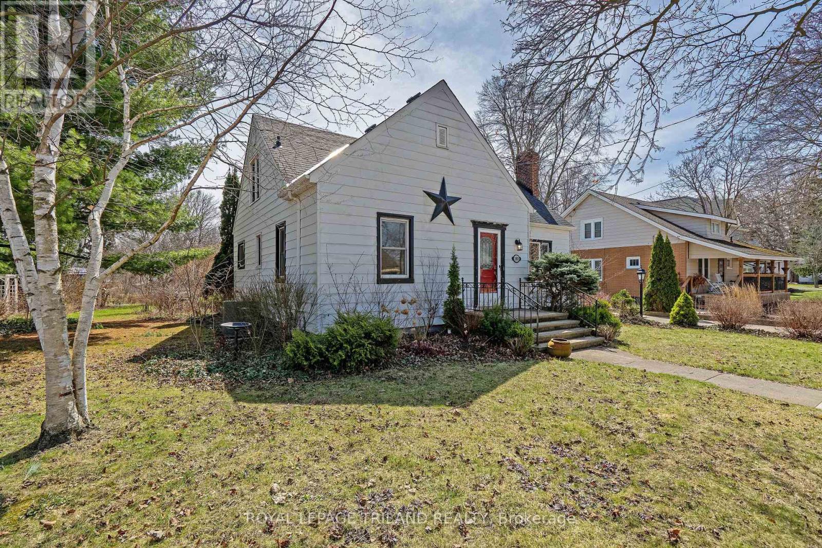 192 Queen Street, West Elgin (Rodney), Ontario  N0L 2C0 - Photo 4 - X12062508