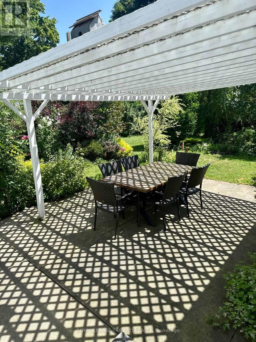 192 Queen Street, West Elgin (Rodney), Ontario  N0L 2C0 - Photo 6 - X12062508