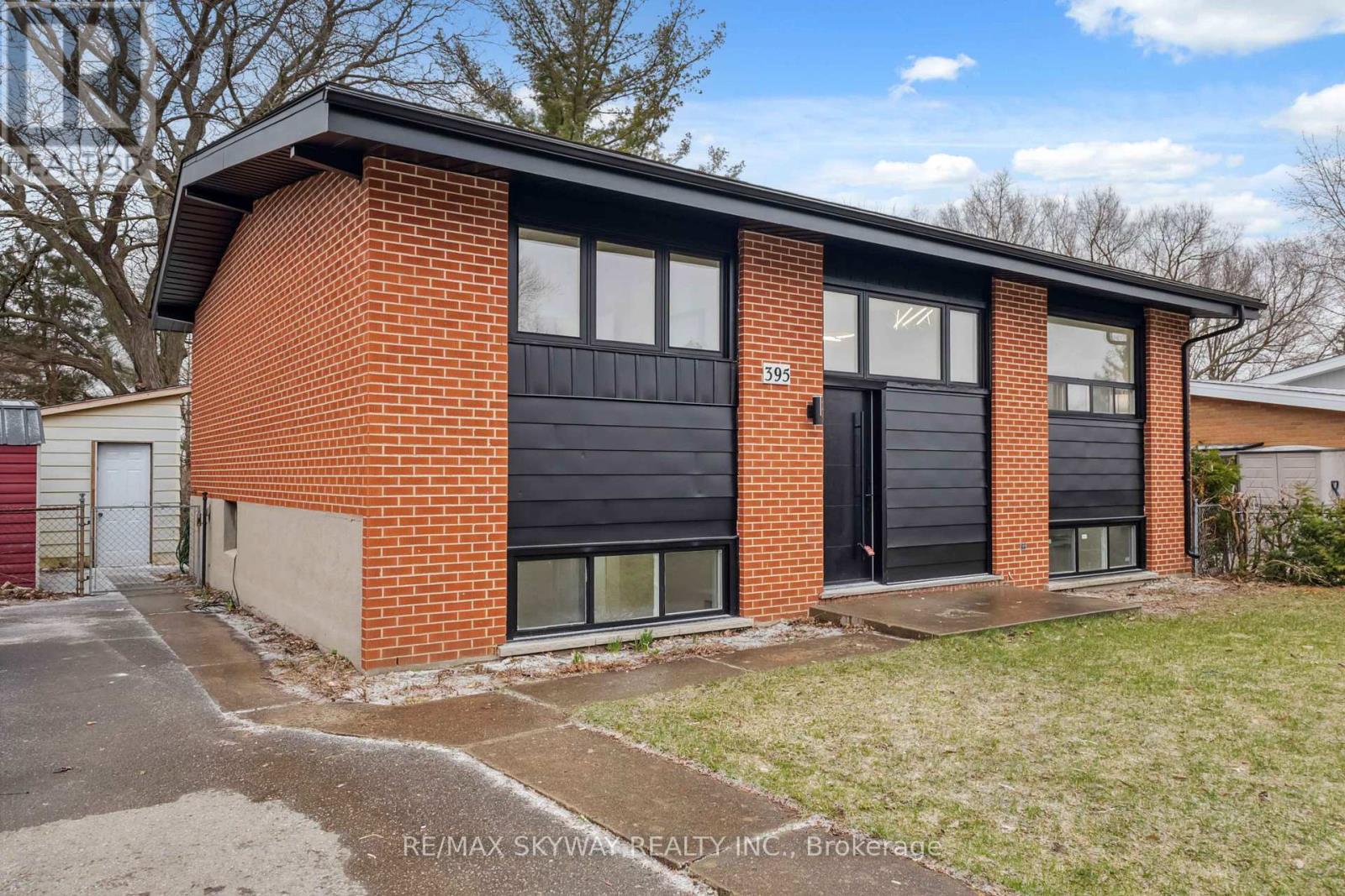 395 Magnolia Crescent, London East (East A), Ontario  N5Y 4T1 - Photo 2 - X12062378